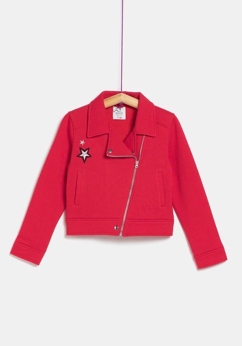 Abrigo de pelo rojo para mujer de la colección 'I-O' de Carrefour y TEX para otoño/invierno 2019