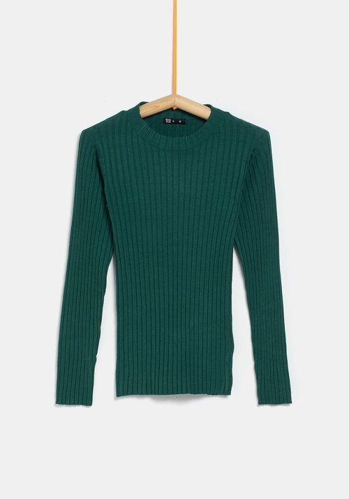 Jersey verde ceñido de la colección 'I-O' de Carrefour y TEX para otoño/invierno 2019