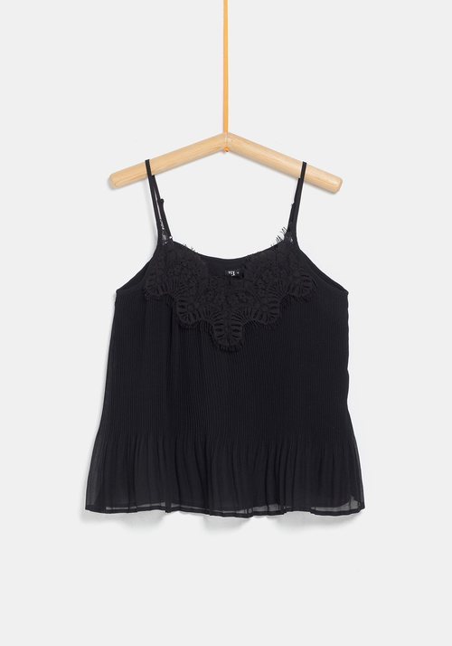 Blusa negra para mujer de la colección 'I-O' de Carrefour y TEX para otoño/invierno 2019