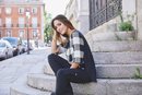 Rocío Osorno con blusa de cuadros de la colección 'I-O' de Carrefour y Tex para otoño/invierno 2019