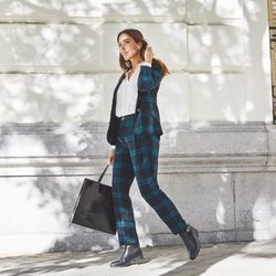 Rocío Osorno con traje de cuadros de la colección 'I-O' de Carrefour y Tex para otoño/invierno 2019