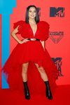 Becky G vestida de Giambattista Valli x H&M en los MTV EMAs 2019