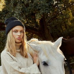 Jersey de cuello alto de la 'STR Collection' otoño 2019 de Stradivarius