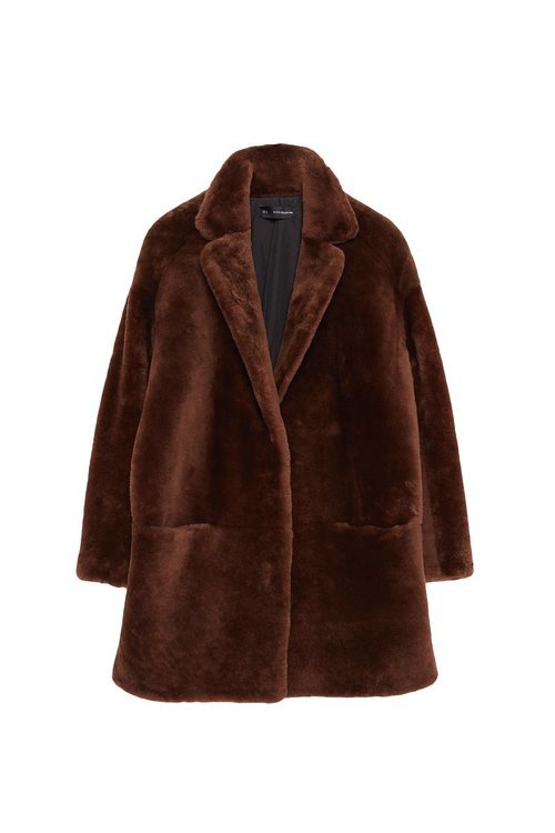 Abrigo de pelo marrón oscuro de la colección Sfera otoño/invierno 2019-2020 Especial Navidad
