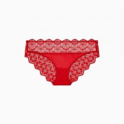 Braguita roja de encaje de la colección Calvin Klein Underwear 2019-2020 Especial Navidad