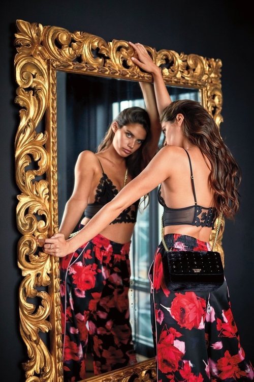 Bralette negro de la colección invierno 2019/2020 de Victoria's Secret