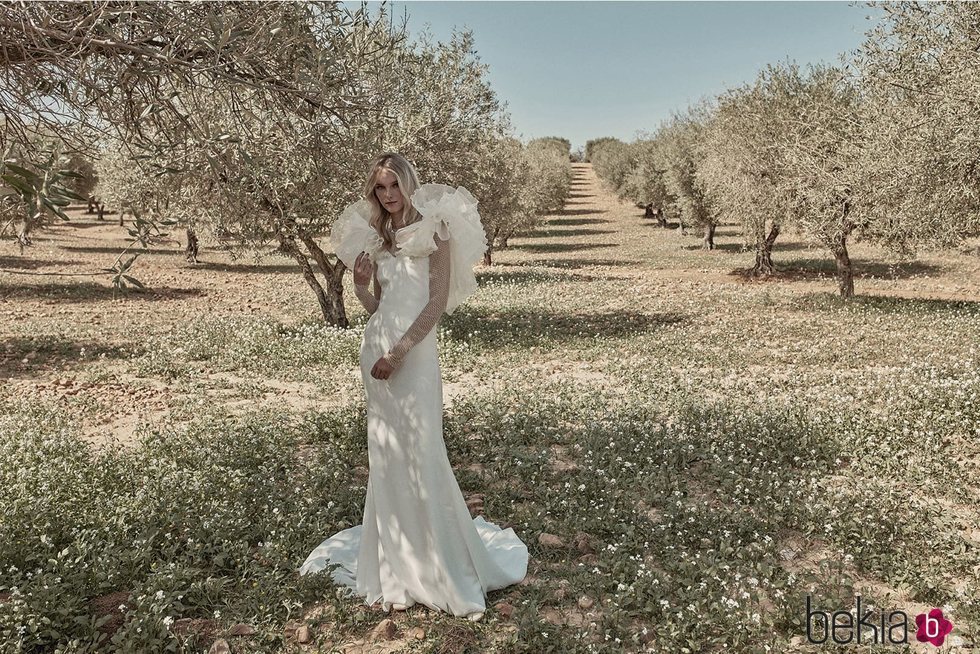 Vestido con volumen de la colección nupcial 'Coosy White 2020'