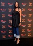 Naomi Campbell con blusa negra en la alfombra roja de 'Fashion for Relief' 2019