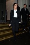 Victoria Beckham con un dos piezas negro en Londres