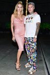 Chiara Ferragni con el Crystal Mesh salmón de Versace en la VersaceParty de septiembre 2019