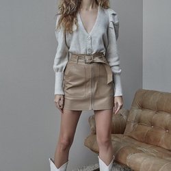 Minifalda de efecto piel de la colección 'A todo color' de Stradivarius