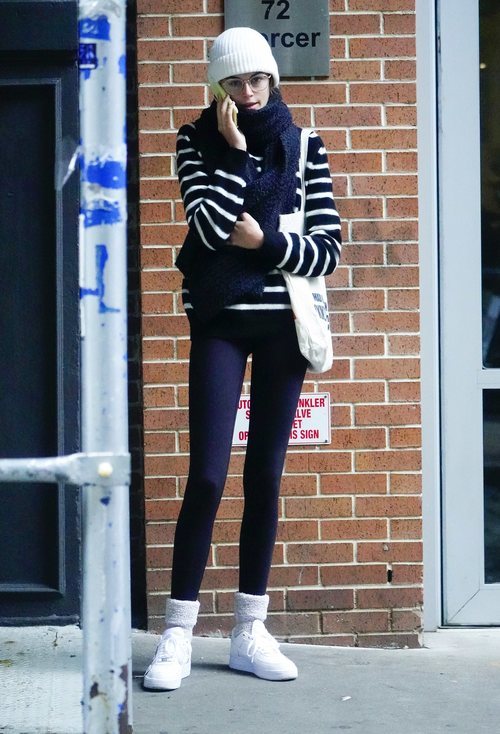 Kaia Gerber hasta se pone calcetines de rizo para combatir el frío en Nueva York