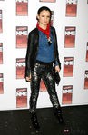Juliette Lewis con pantalones de pailletes