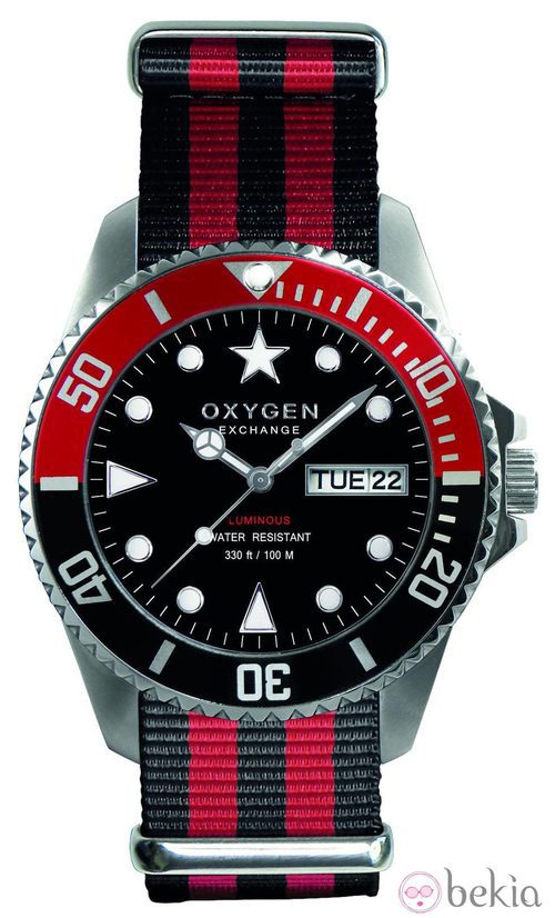 Reloj con correa en rojo y negro de la firma Oxygen Exchangue