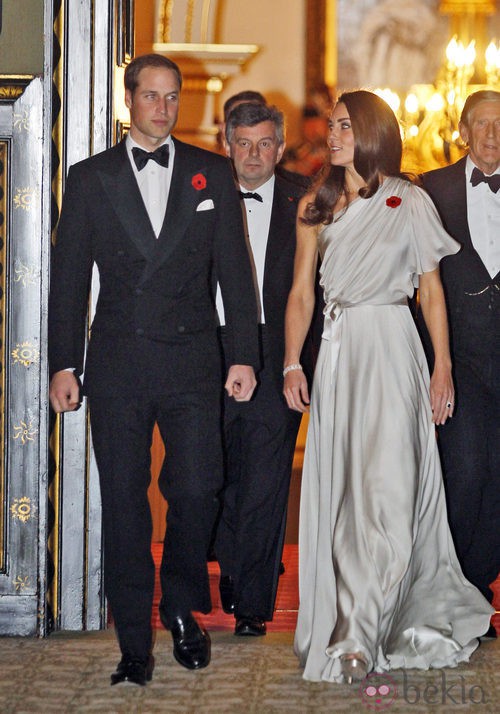Catalina de Cambridge con vestido gris de gala