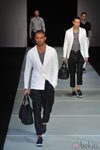 Modelo de bolso masculino de Giorgio Armani