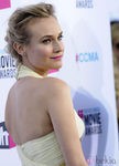 Detalle de la espalda de Diane Kruger en los premios Critics Choice 2012