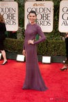Julianna Margulies con un vestido sirena de Naeem Khan en la alfombra roja de los Globos de Oro 2012