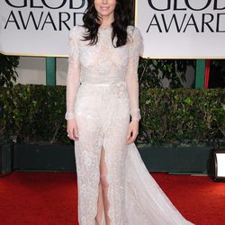 Jessica Biel con un vestido de Elie Saab en la alfombra roja de los Globos de Oro 2012