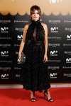 Mónica Cruz con vestido de borlas plateadas en la fiesta del final de 'Velvet Colección'