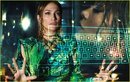 Jennifer Lopez luce un mono de estampado selvático de la colección primavera/verano 2020 de Versace