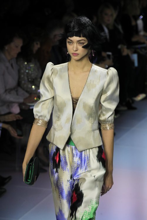 Conjunto de chaqueta y pantalón de la colección primavera/ verano 2020 de Alta Costura de Armani