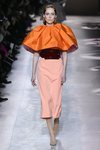 Vestido coral del desfile de Alta Costura 2020 de Givenchy