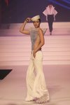 Gigi Hadid con un mítico look marinero de Jean Paul Gaultier con una colección Alta Costura primavera/verano 2020