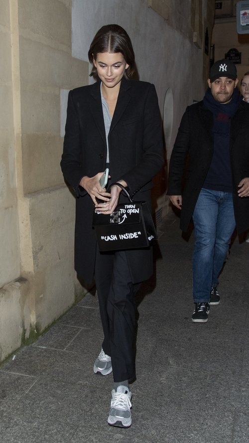 Kaia Gerber sorprende para mal con un look soso