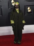 Billie Eilish con un look de Gucci en los Grammy 2020