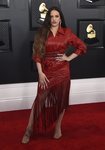 Rosalia con su look cuero en la alfombra roja de los Grammy 2020