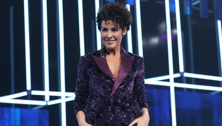 Nina con un traje de Juan Avellaneda durante la gala 2 de 'OT 2020'