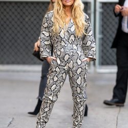 Jessica Simpson apuesta por un total look de animal print