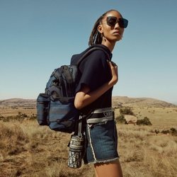 Mochila y funda de perfume de la nueva colección de viaje 2020 de Dior