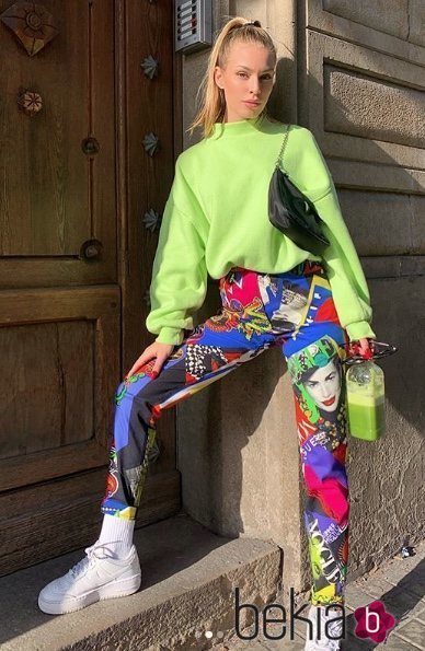 Jessica Goicoechea con un look atrevido por Barcelona