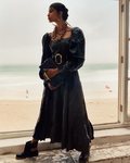 Vestido negro de la colección primavera/verano 2020 de Alexander McQueen