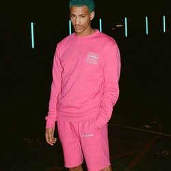 Chándal corto rosa neón de la colección Lotto x Primark