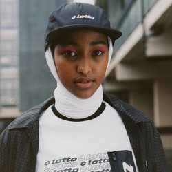 Gorra negra de la colección Lotto x Primark