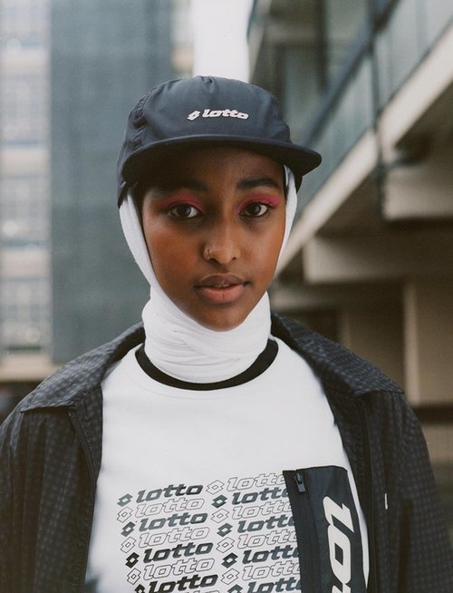Gorra negra de la colección Lotto x Primark