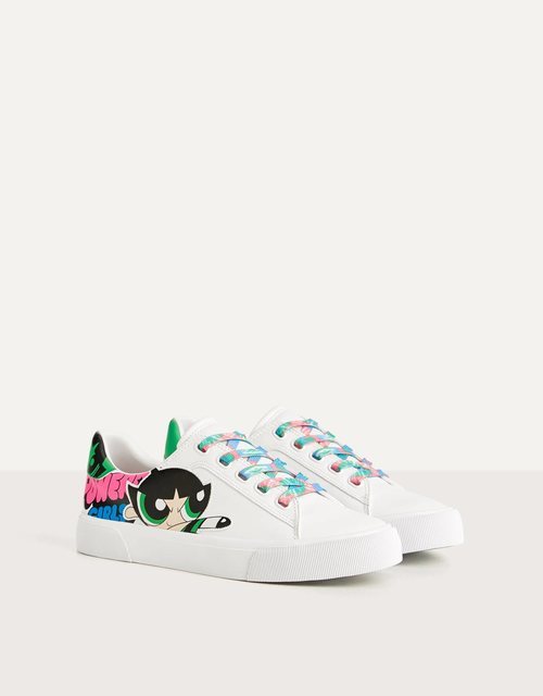 Zapatillas deportivas colección 'Las Supernenas x Bershka'