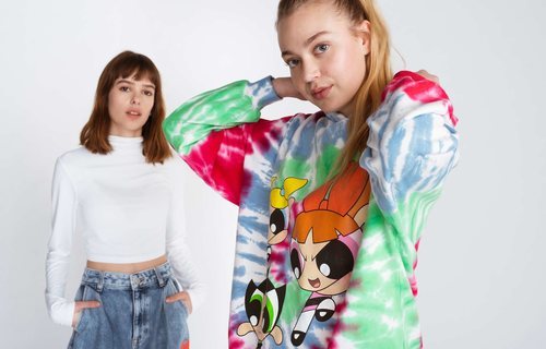 Actrices 'Skam España' como imagen de la colección 'Las Supernenas x Bershka'