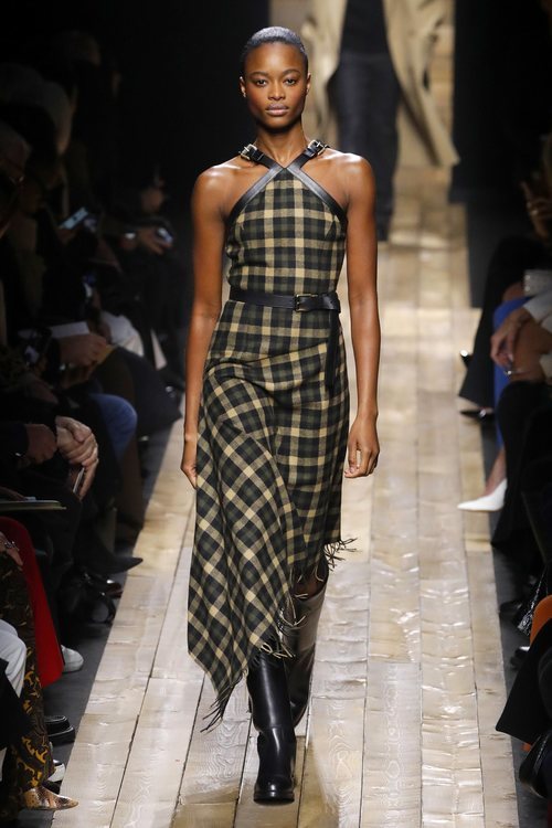 Vestido de cuadros otoño/ invierno 2020 de Michael Kors