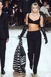 Miley Cyrus se sube a la pasarela del desfile otoño/ invierno 2020 de Marc Jacobs