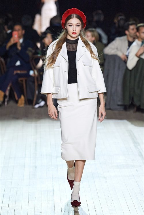 Conjunto en blanco otoño/ invierno 2020 de Marc Jacobs