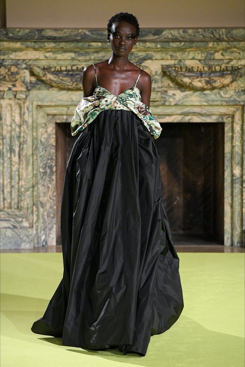Vestido con falda recta con frunce otoño/  invierno 2020 de Vera Wang