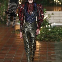 Pantalones de talle alto y blusa de mangas abullonadas otoño/ invierno 2020 de Rodarte