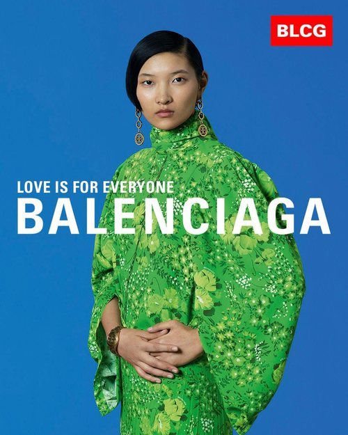 Traje verde de estampado floral de la colección primavera/verano 2020 de Balenciaga