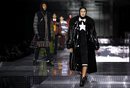 Irina Shayk desfila con la nueva propuesta otoño/ invierno 2020 de Burberry
