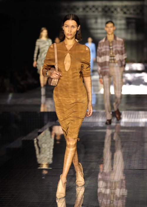 Vestido de ante otoño/ invierno 2020 de Burberry