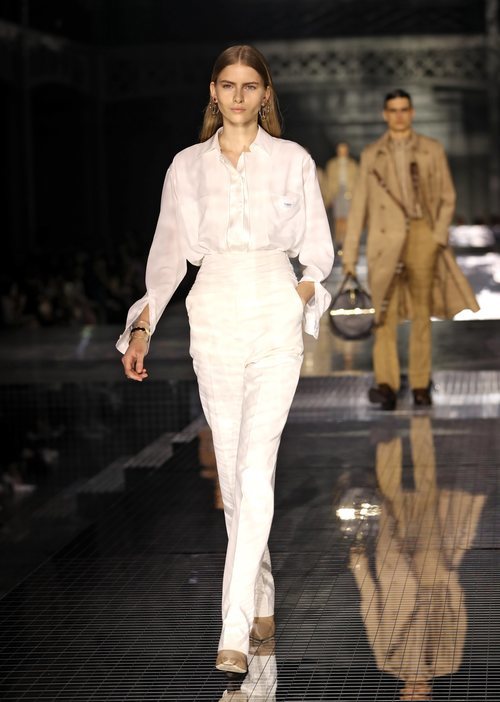 Camisa y pantalones otoño/ invierno 2020 de Burberry